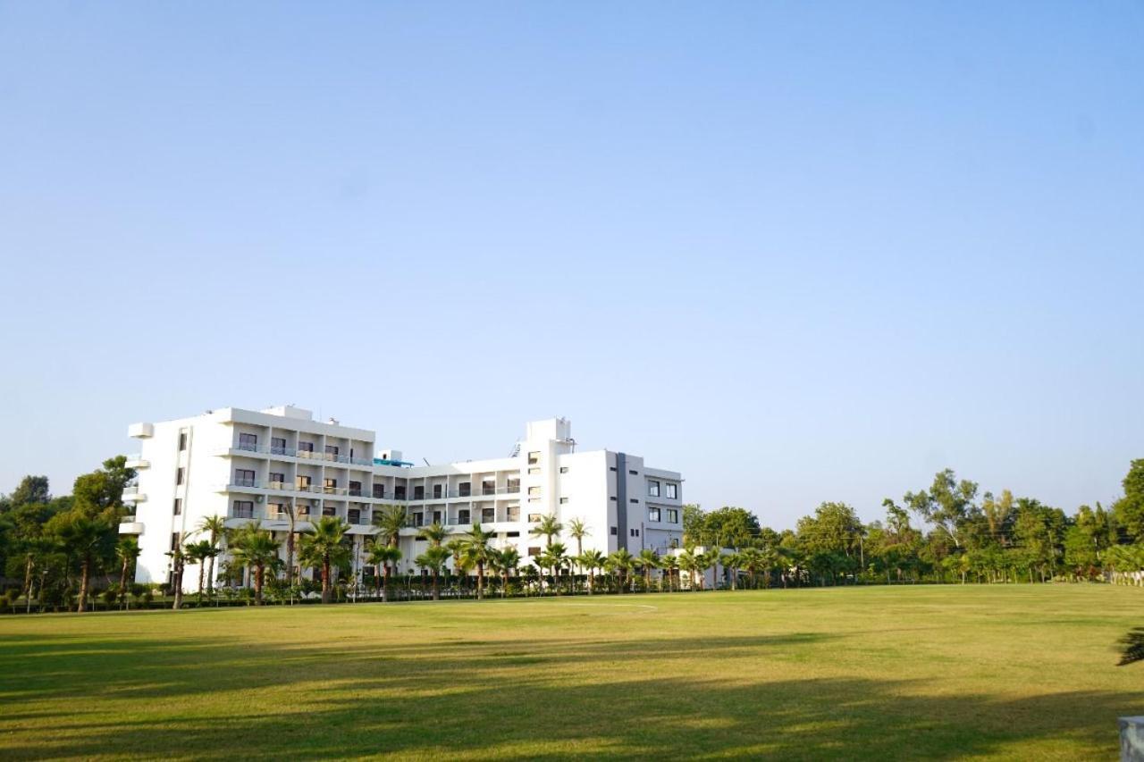 Pride Resort & Convention Center Ranakpur Near Ranakpur Dam Sadri Exterior photo
